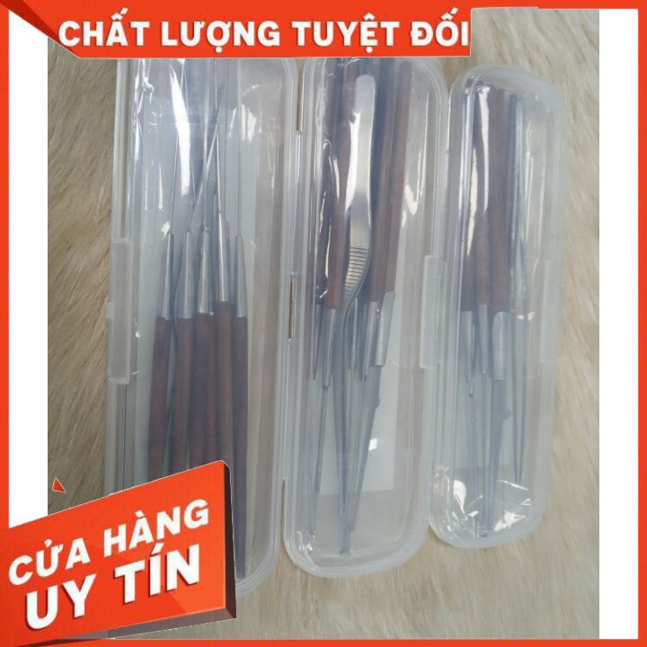 Bộ ráy tai  cao cấp NGHĨA VINA  thiết kế nhỏ gọn độc đáo ,chất liệu inox và gỗ an toàn,chuyên dụng cho salon