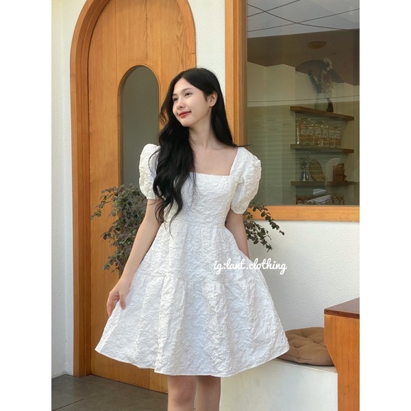 Váy gấm cổ vuông đan sau 3 dây