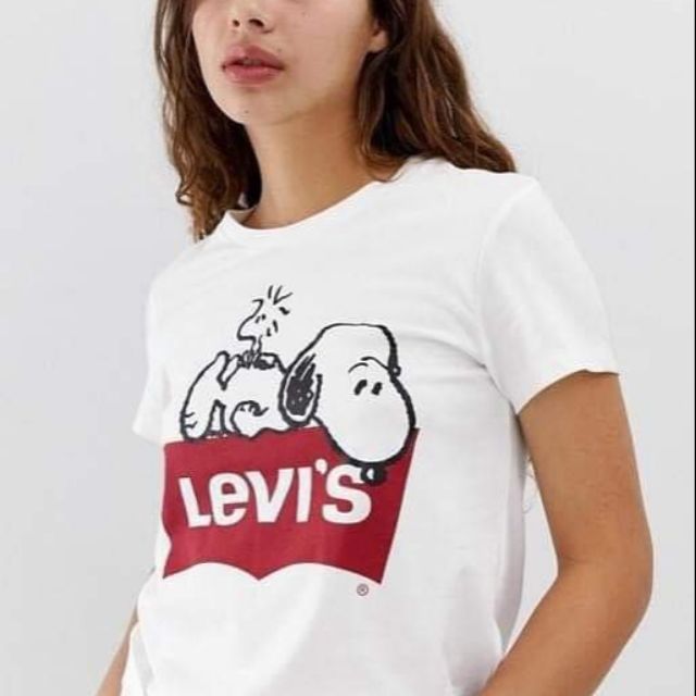 Áo thun levi's