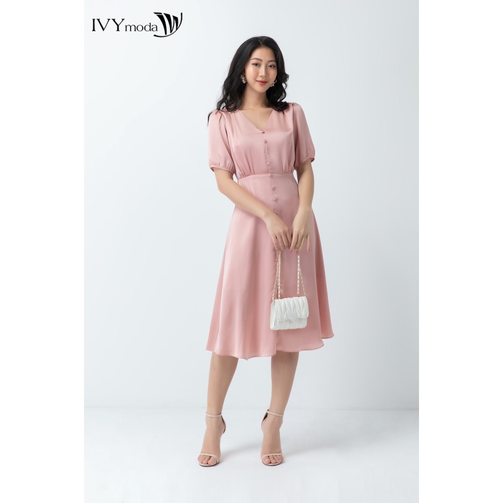 Đầm lụa xòe phối nút IVY moda MS 48M6680