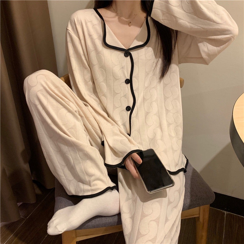 Bộ đồ ngủ dài tay họa tiết hoa phong cách thời trang Hàn Quốc cho nữ