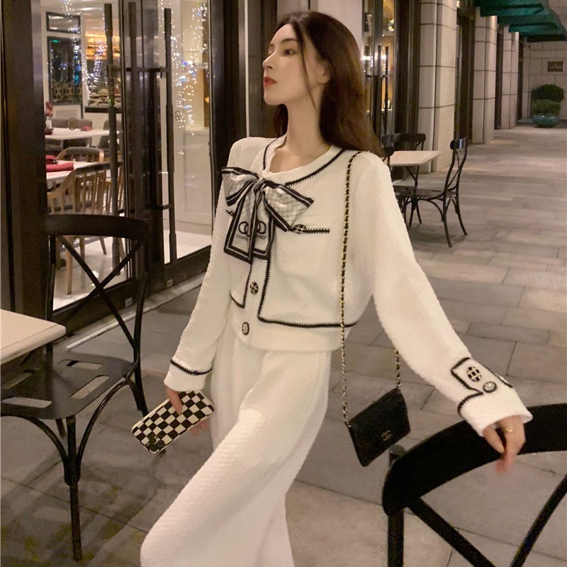 Set trang phục hai món gồm quần áo rộng phong cách thời trang mùa thu dành cho nữ