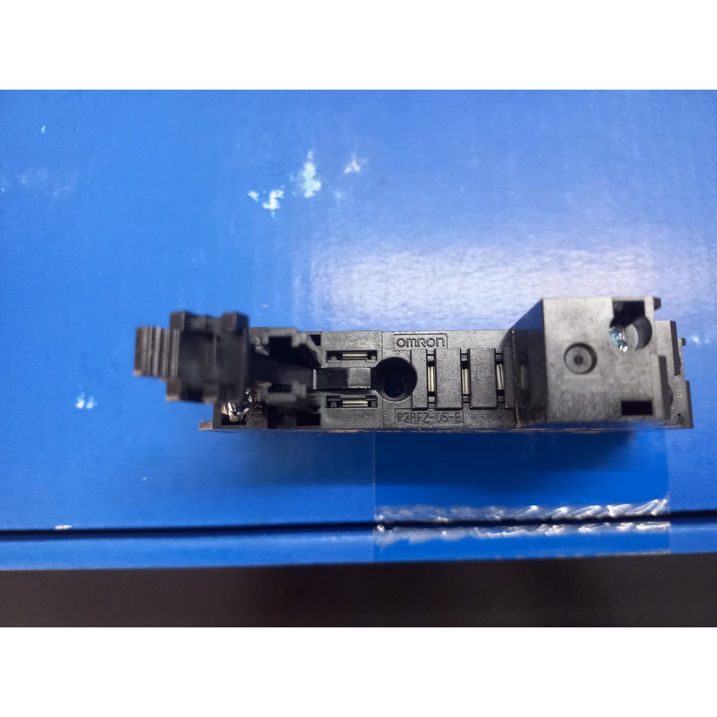 Đế omron  P2RFZ-05-E