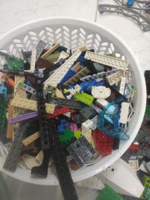 Lego chính hãng đã vệ sinh sạch có thể chơi ngay sau khi mua về, bé tự do sáng tạo.
