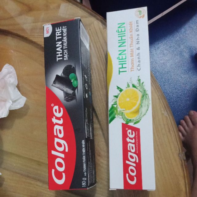 Kem đánh răng Colgate thiên nhiên sạch thuần khiết từ Than tre Hàn Quốc &amp; bạc hà