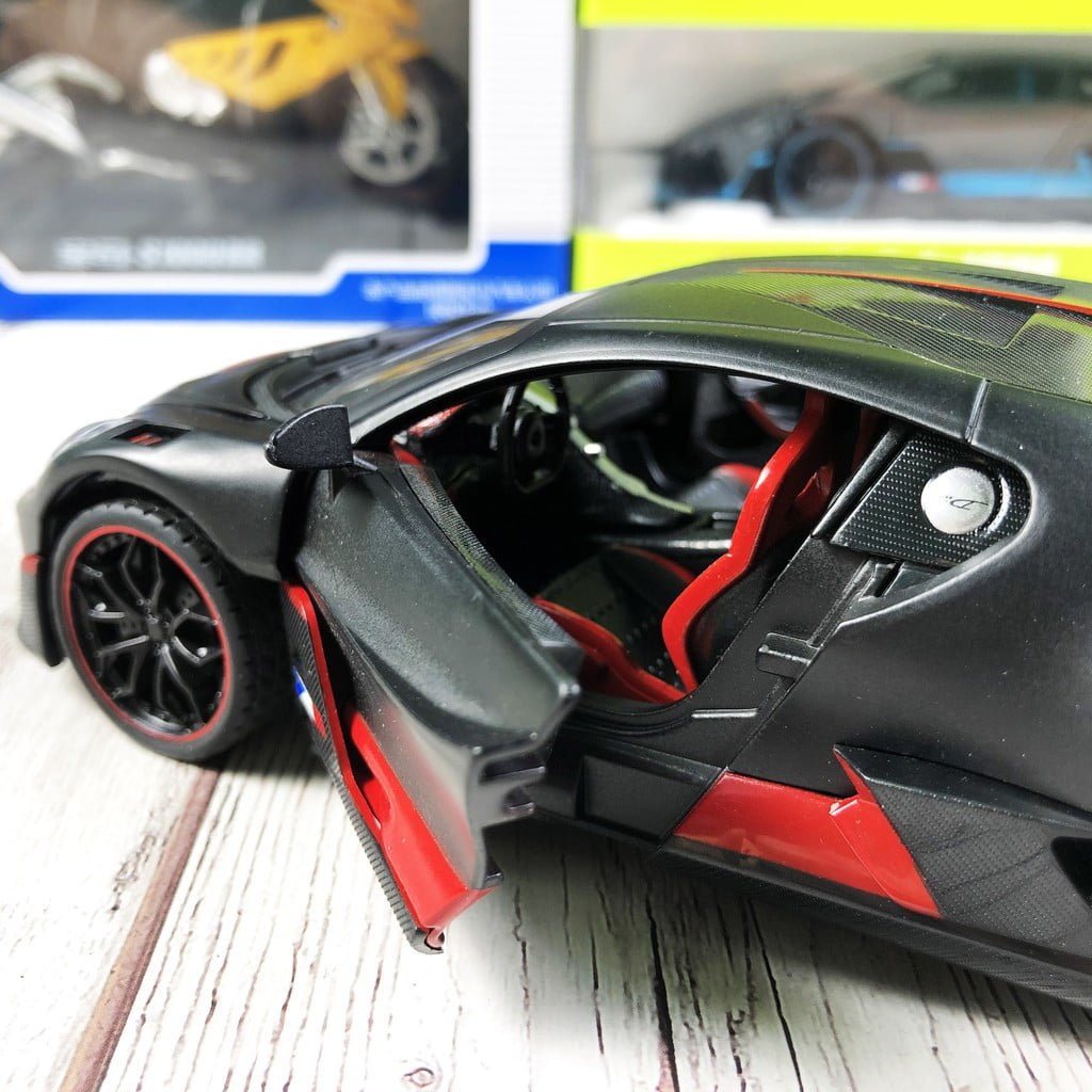 Xe mô hình Bugatti Divo 1:24 HT