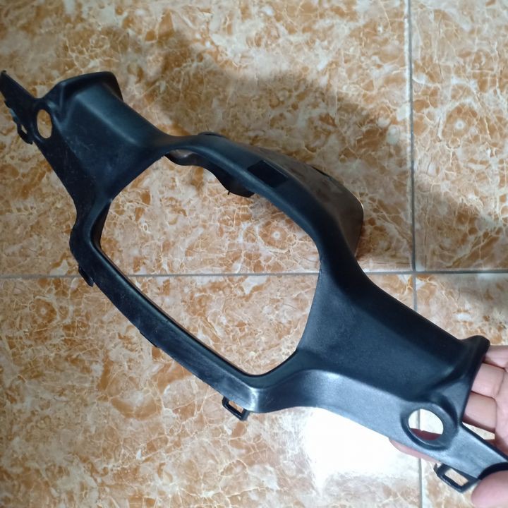 Gáy đen nhựa gắn xe máy DREAM-LÙN