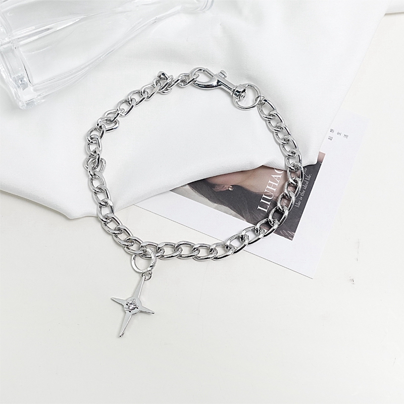 Vòng cổ mặt hình thánh giá đính đá thời trang độc đáo