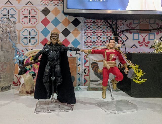 Mô hình Mezco Shazam bootleg