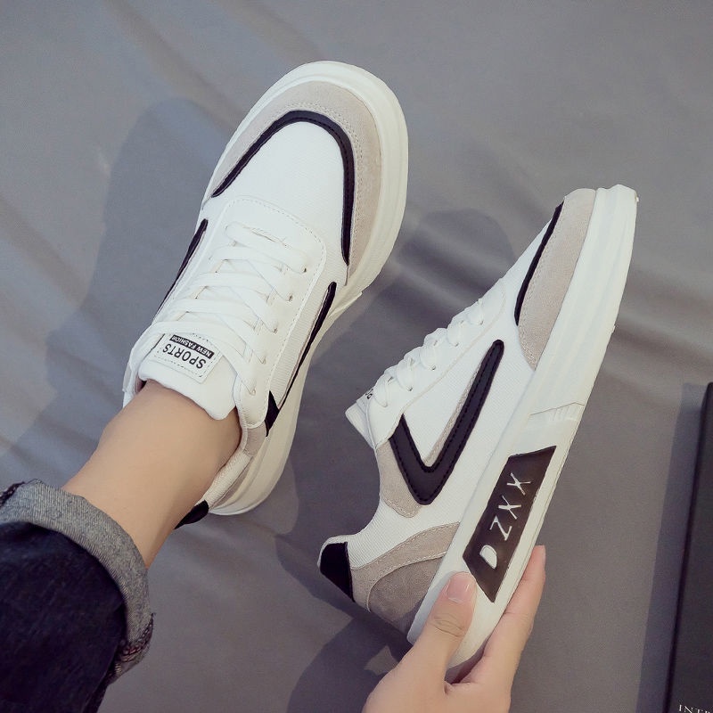 Đôi giày sneaker canvas cổ thấp thời trang dành cho nam