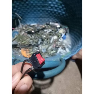 Công tắc bập bênh 3 chân