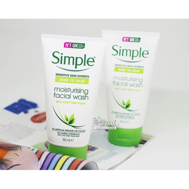 Sữa rửa mặt Simple Kind to Skin Moisturising Facial Wash