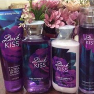XỊT THƠM TOÀN THÂN DARK KISS - 236ML