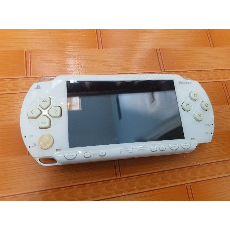 PSP 1000 trắng thẻ 32Gb pin 1800mAh