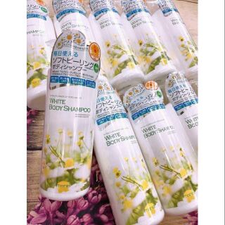 Sữa tắm trắng da body manis nhật 450ml.