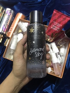 [TESTER]..::✨𝗖𝗢𝗠𝗕𝗢 20 Xịt Thơm Body Mist 𝗩𝗜𝗖𝗧𝗢𝗥𝗜𝗔'𝗦 𝗦𝗘𝗖𝗥𝗘𝗧 𝗥𝗔𝗡𝗗𝗢𝗠 đủ mùi✨::..