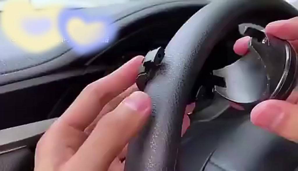 Núm Xoay 360 Độ Trợ Lực Chống Trượt Điều Khiển Vô Lăng Xe Hơi | BigBuy360 - bigbuy360.vn