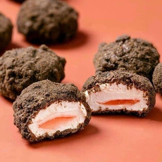 BÁNH OREO NHÂN DÂU XỐP KEM PHỦ SOCOLA