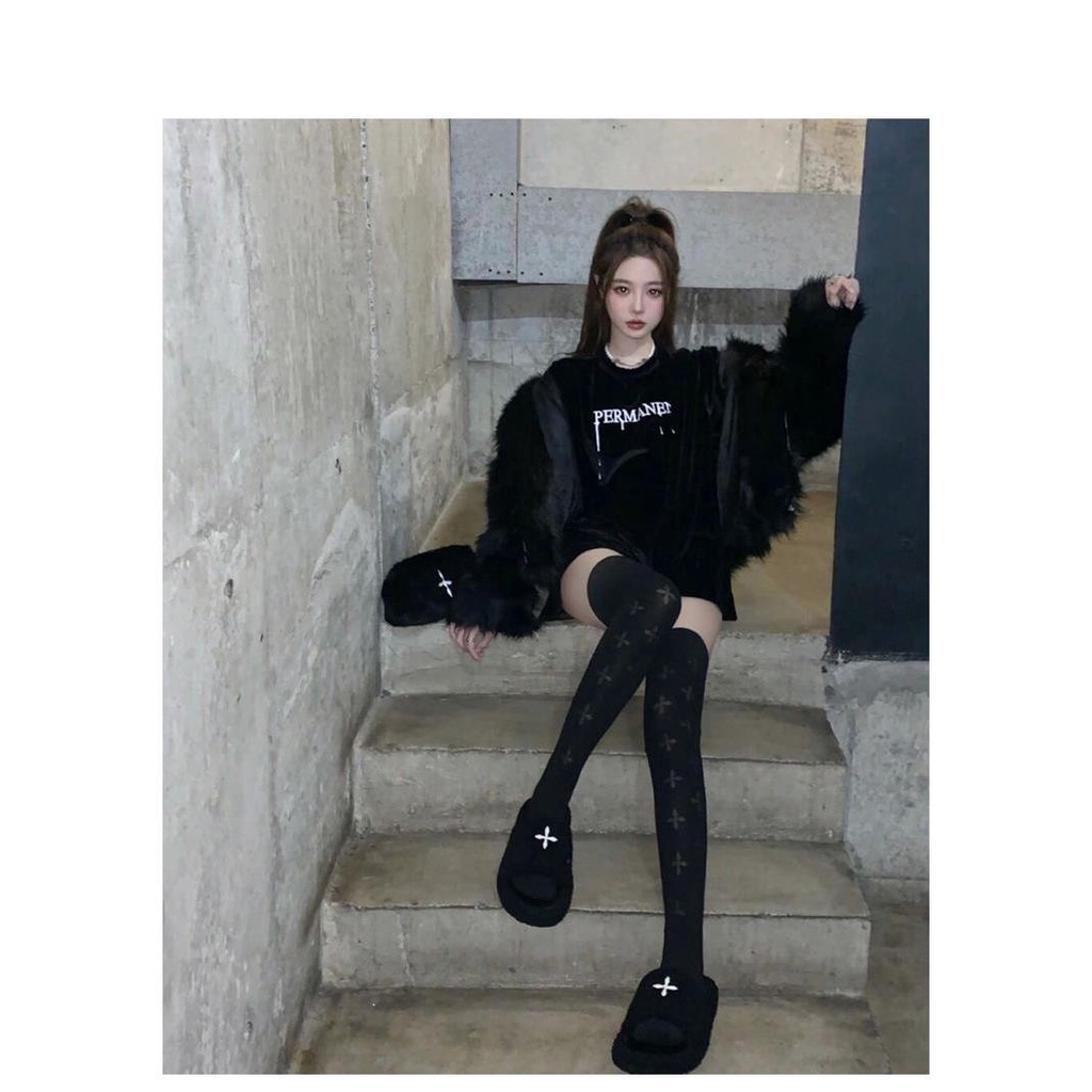 Dép Đế Dày Quai Chéo Phối Lông Nhung Màu Đen Thời Trang Mùa Xuân