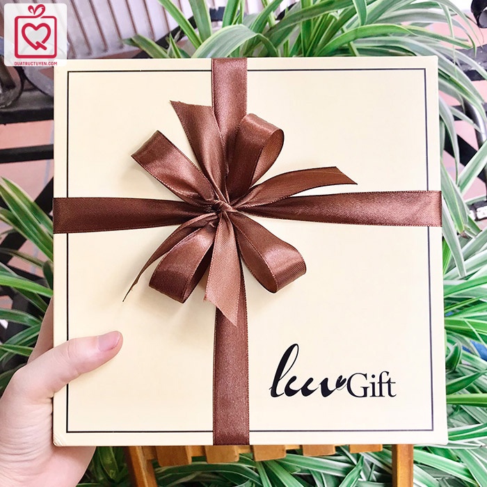 Hộp đựng quà vuông trắng sữa LuvGift - hộp quà kèm nơ, rơm lót