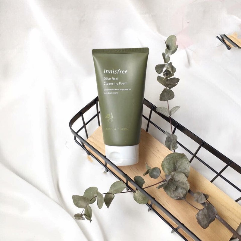 Sữa Rửa Mặt Dưỡng Ẩm Sâu Innisfree Olive Real Cleansing Foam 150ml [Dành cho da khô]