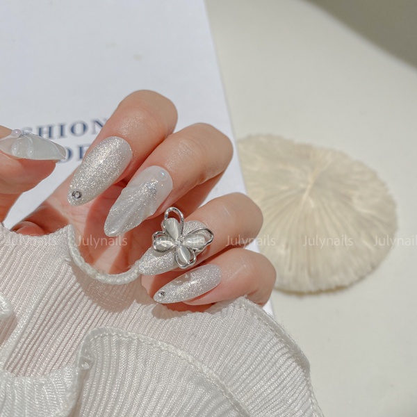 Móng úp thiết kế nb170 mắt mèo cô dâu đính charm sang chảnh julynails.vn