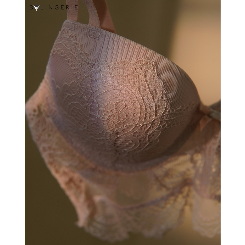 Bộ đồ lót ren nữ BY LINGERIE màu hồng nude có gọng mút độn dày B217 | BigBuy360 - bigbuy360.vn
