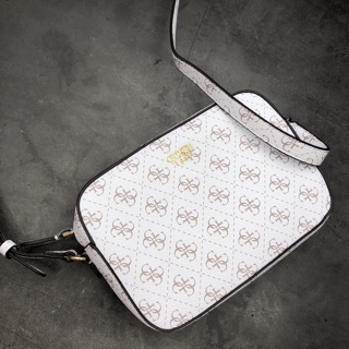 TÚI ĐEO CHÉO GUESS