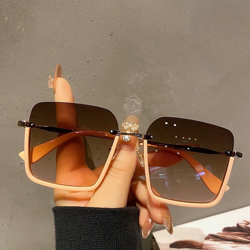 Kính Mát Gọng Vuông Oversize Chống Tia UV Bằng Kim Loại Thời Trang Hàn Quốc Cổ Điển Dành Cho Bạn Nữ
