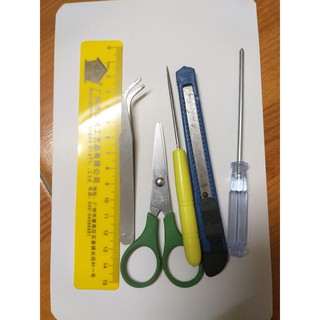 Bộ dụng cụ và keo rán gỗ dành cho lắp ráp nhà gỗ diy