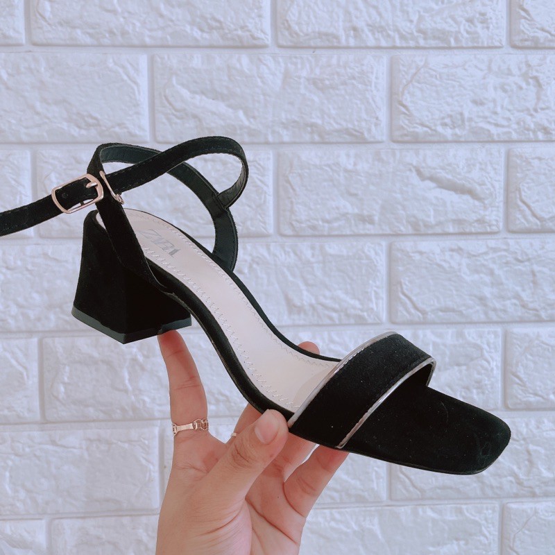 Sandal gót vuông quai viền bạc
