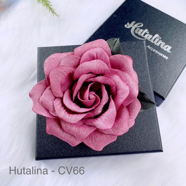 Hoa Cài Áo Handmade Cao Cấp Vải Gấm Hàn Quốc CV66 - HUTALINA
