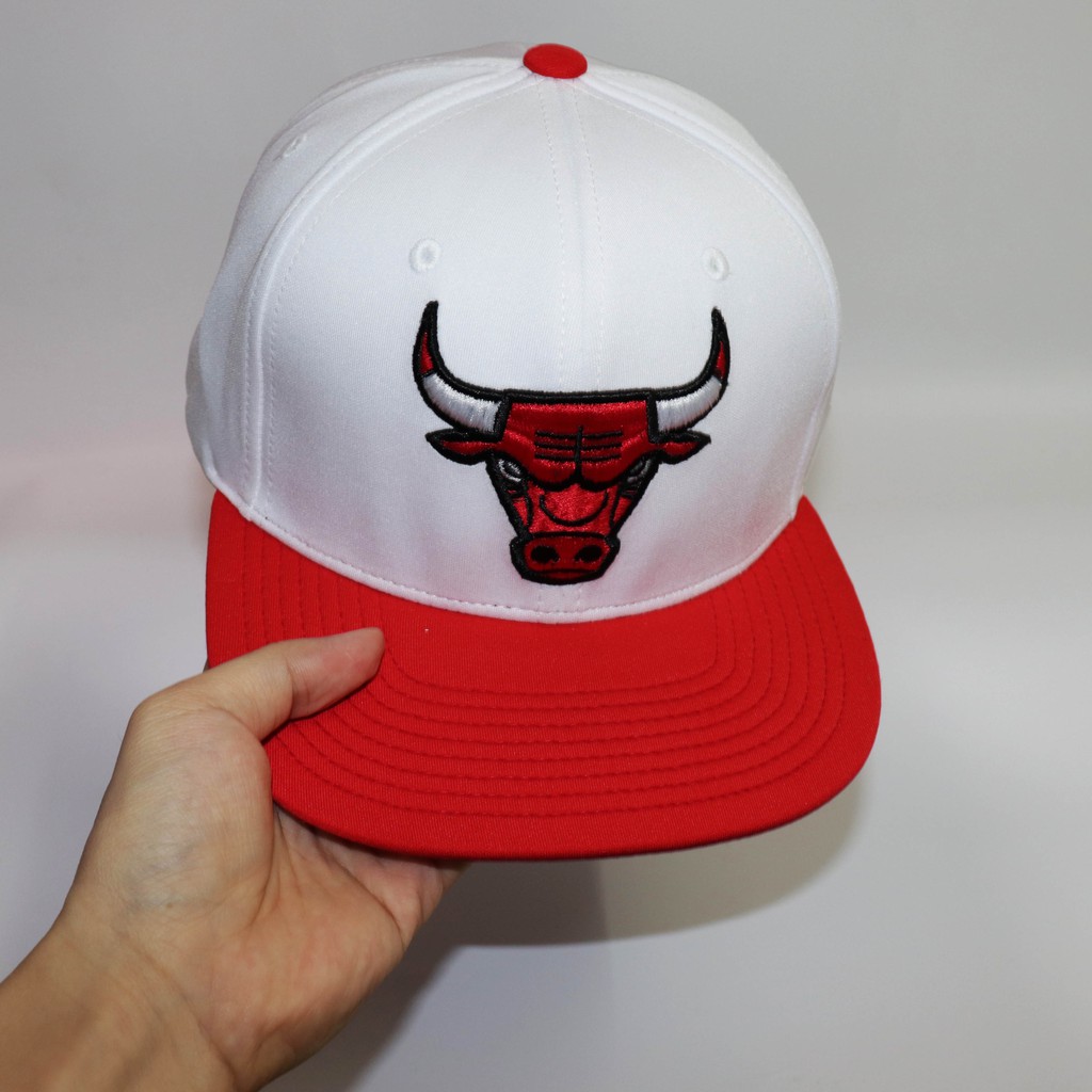 Nón Snapback Bulls Chicago Trắng Kết Đỏ 2021.