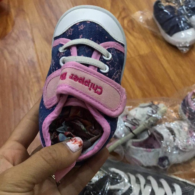 Giày trẻ em si tuyển Giày trẻ em si tuyển, size cho bé từ 8-20kg, giày êm mềm cho bé thoải mái vận đ