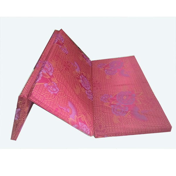 Đệm mút xốp cao cấp 0,8m, dày 5cm( kt: dài x ngang: 1,9m x 0,8m)tông màu hoa văn xanh và đỏ cho khách lựa chọn