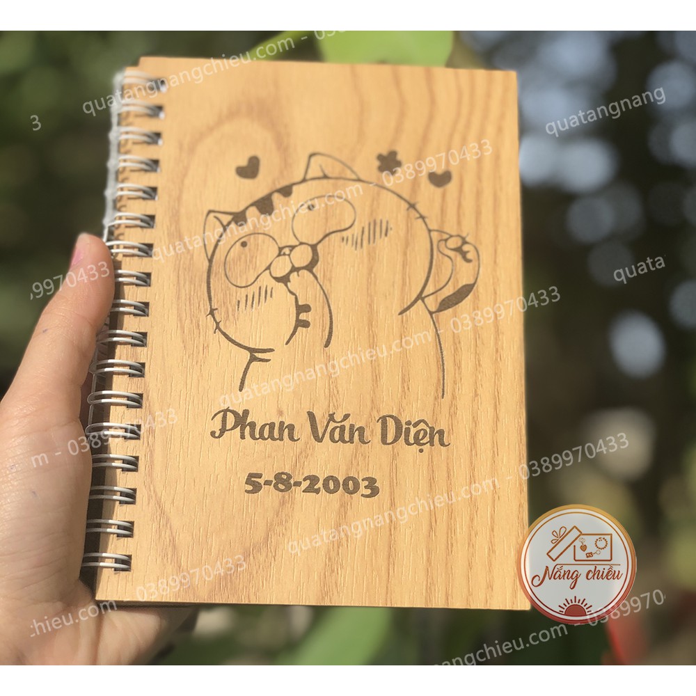 [SỔ TAY HỌC SINH] - Sổ tay bìa gỗ khắc tên theo yêu cầu - Khắc hình chibi mèo Ami bụng bự dễ thương