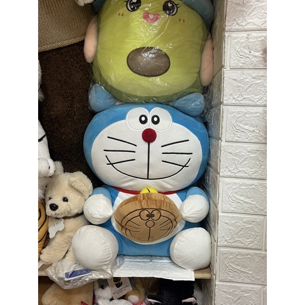 GẤU BÔNG DORAEMON ÔM BÁNH RÁN