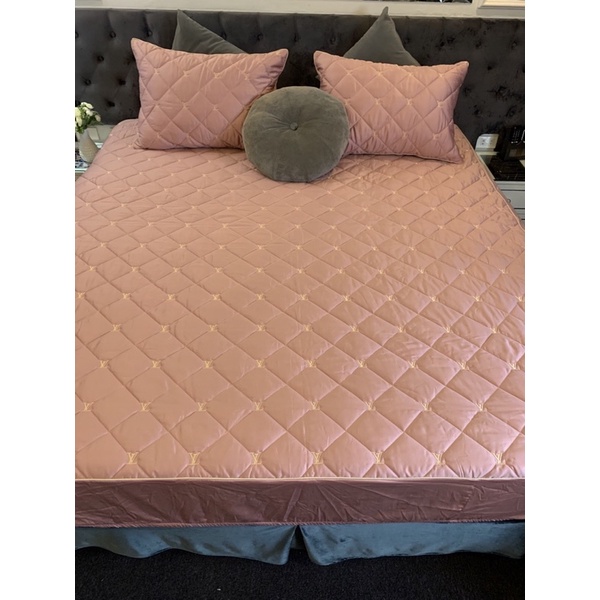 Bộ ga trần LV Lụa sateen cao cấp - Set ga gối 3 món lụa mát hè thu ( thoải mái với đệm chân cao dưới 30cm) MỚI