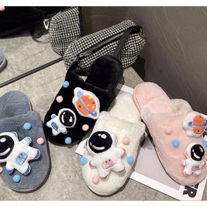 Dép bông phi hành gia 🌎