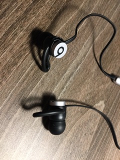 Núm tai nghe Beats