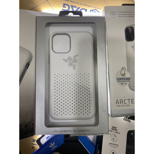 Ốp điện thoại case Razer cho iphone 11 và 11 pro