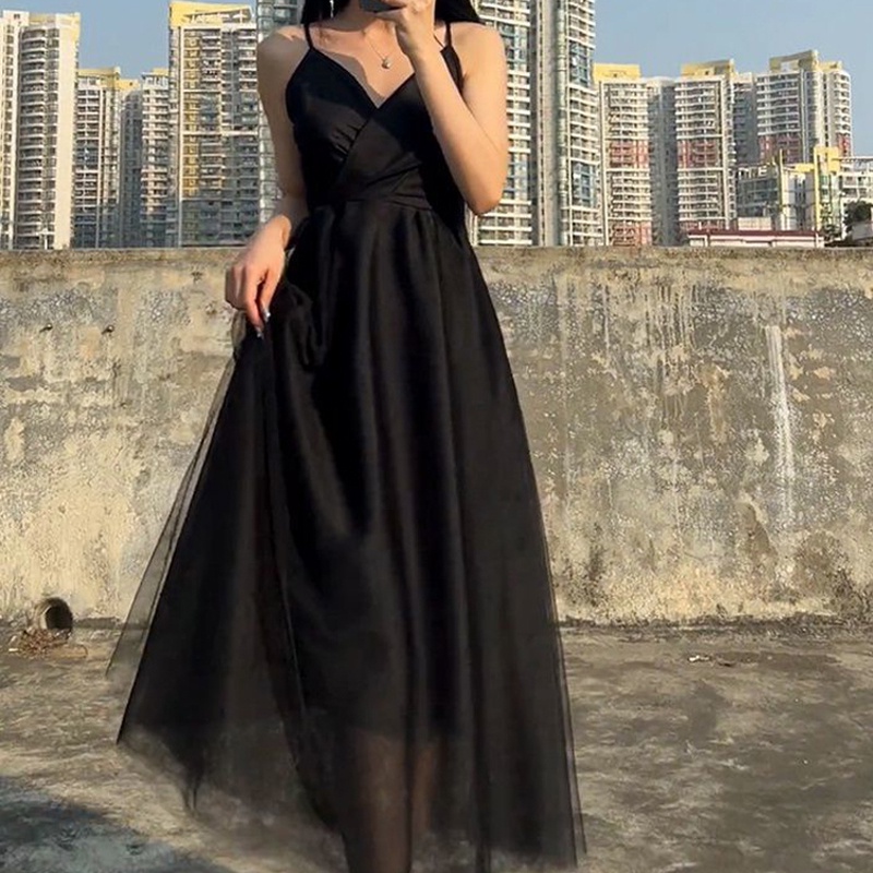 Đầm dây treo IELGY kiểu lưới màu đen cho nữ