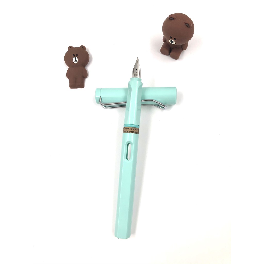 Bút ký, bút mực Lamy Safari Brown Edition nằm trong phiên bản đặt biệt Line Friends, dùng để viết hằng ngày