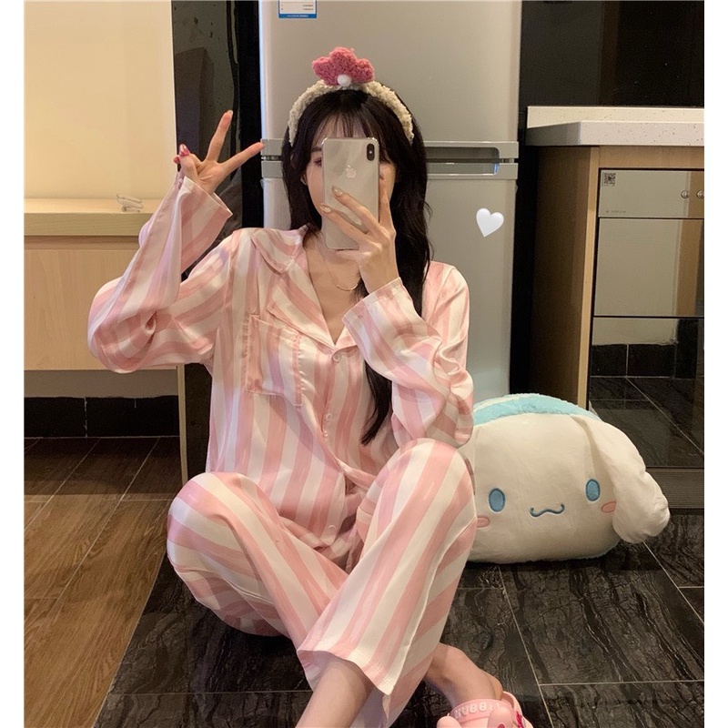 BỘ ĐỒ NGỦ MẶC NHÀ LỤA SATIN HOẠ TIẾT KẺ SỌC MÀU SẮC HOT 2021 | BigBuy360 - bigbuy360.vn