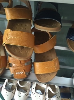 Sandal bé trai và gái