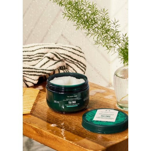 Dầu gội Tẩy tế bào chết da đầu The Body Shop Tea Tree Hair scrub