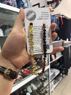 Vòng hổ phách Amber cổ