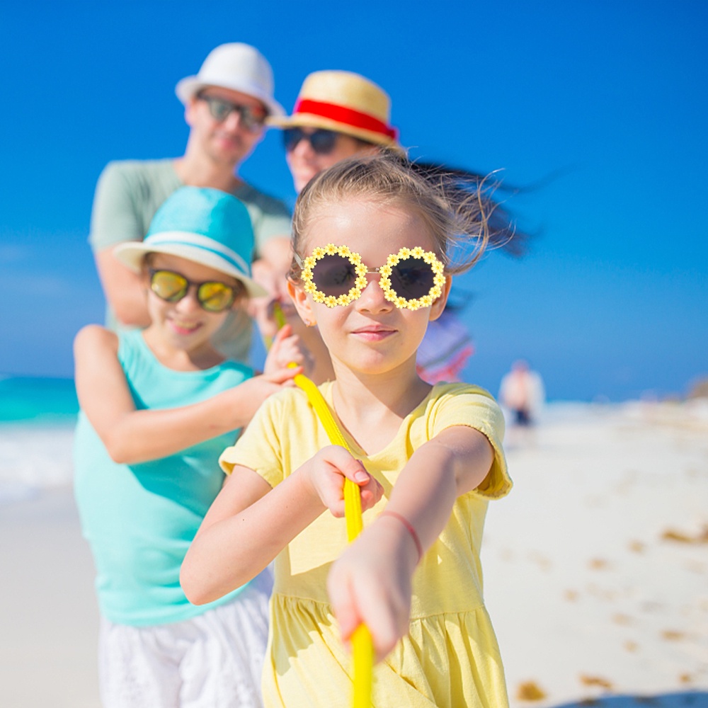 Kính Mát Gọng Tròn Đính Hoa Dễ Thương Cho Bé