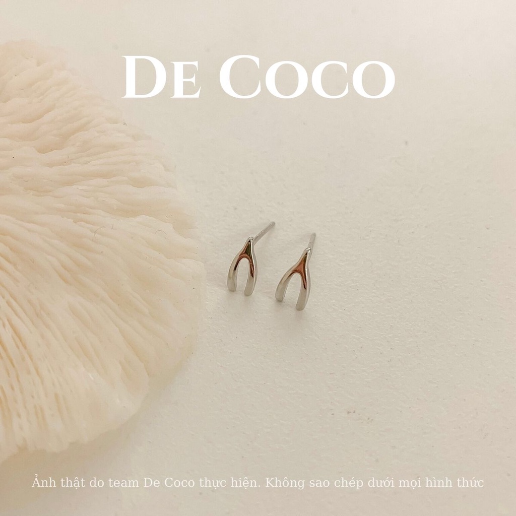 Khuyên tai bạc 925 đính đá chữ V - Vera De Coco