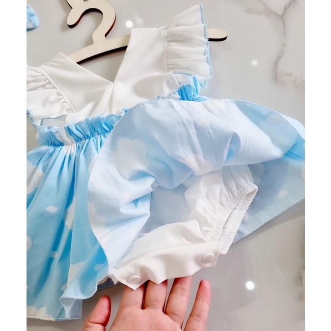 Váy xanh đám mây cho bé